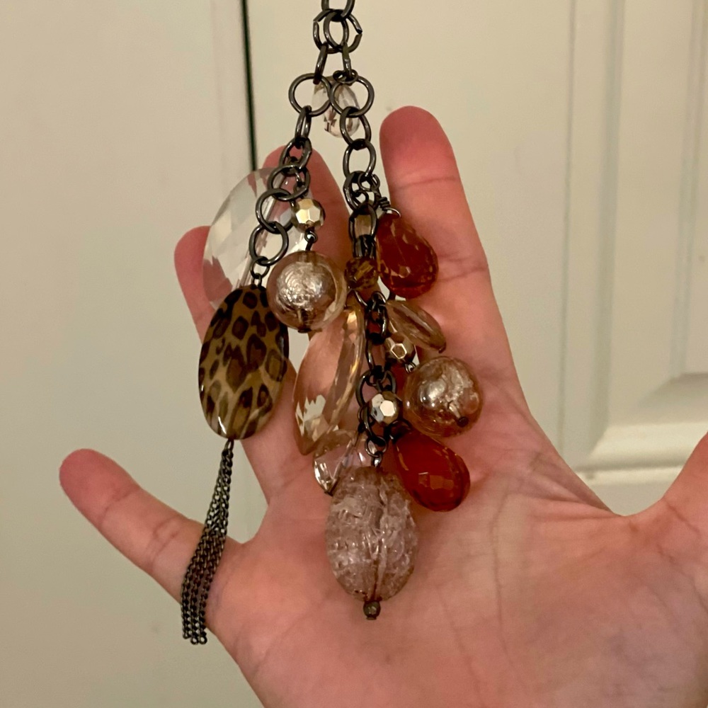 Leopard detail dangle necklace